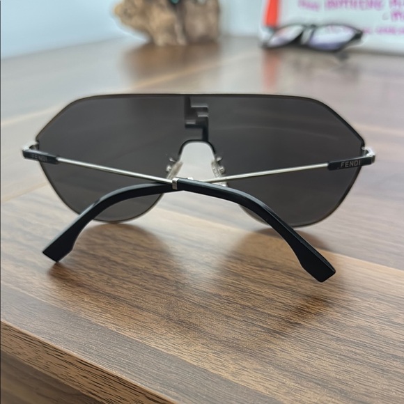 FF Fendi Match Round Gray Sunglasses - Picture 3 of 6